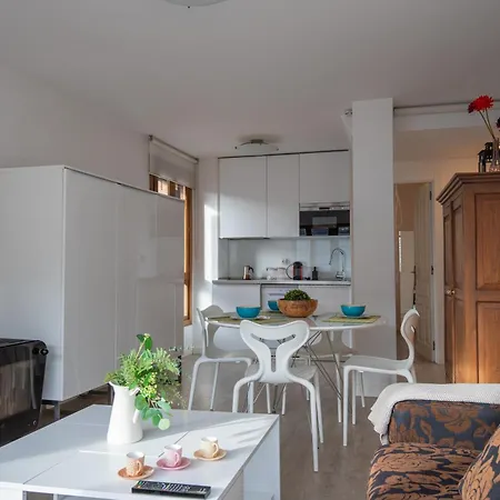 아파트 Apartamento *